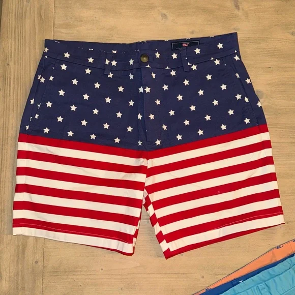 Vineyard Vines Men’s Shorts Size 34 American Flag Theme great for 4th of July! - Picture 1 of 3